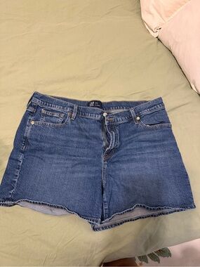 GAP Medium Blue Denim Women's Cutoff Shorts